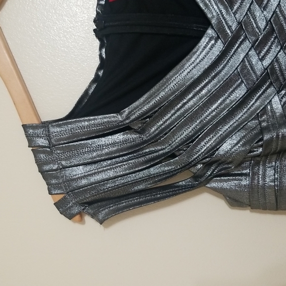 Derhy Silver Sleeveless Layered Pleats, Formal Dress - Size Large - Picture 3 of 11